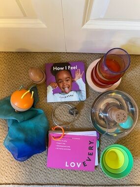 Lovevery The Explorer 2023 play kit, 9-10months